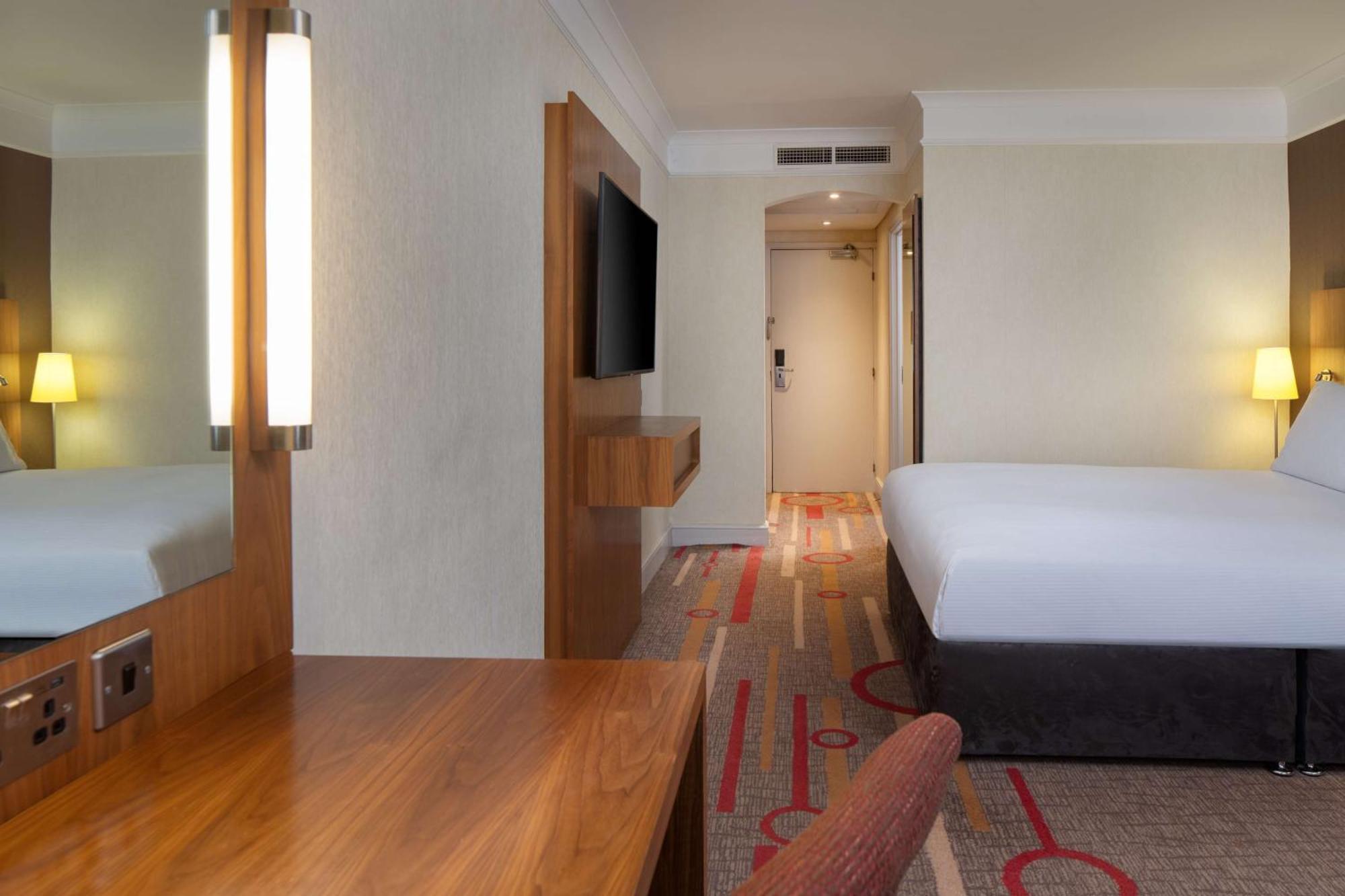 Orida Newbury Hotel 4*