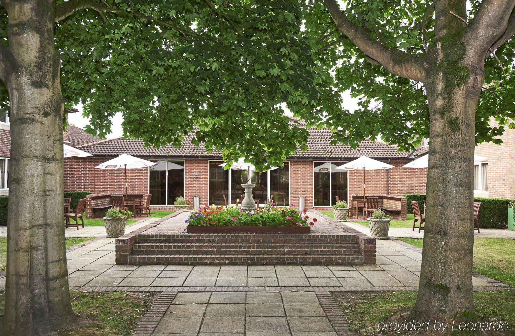 Orida Newbury Отель 4*